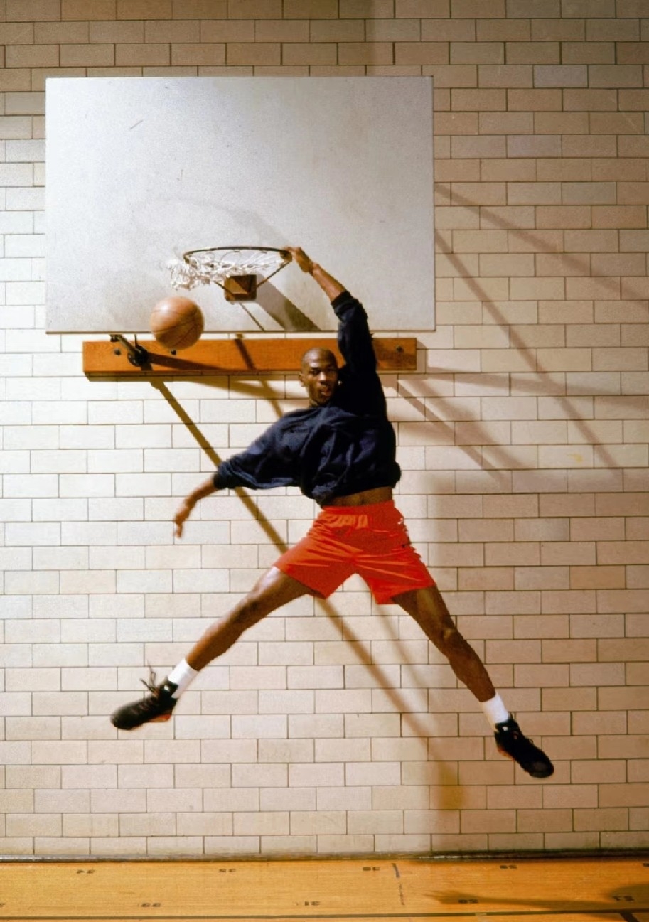 爱游戏体育网站-洛杉矶湖人赛后篮板制胜，志在中超名次提升，悬念犹存，资深球员宣示担当的简单介绍